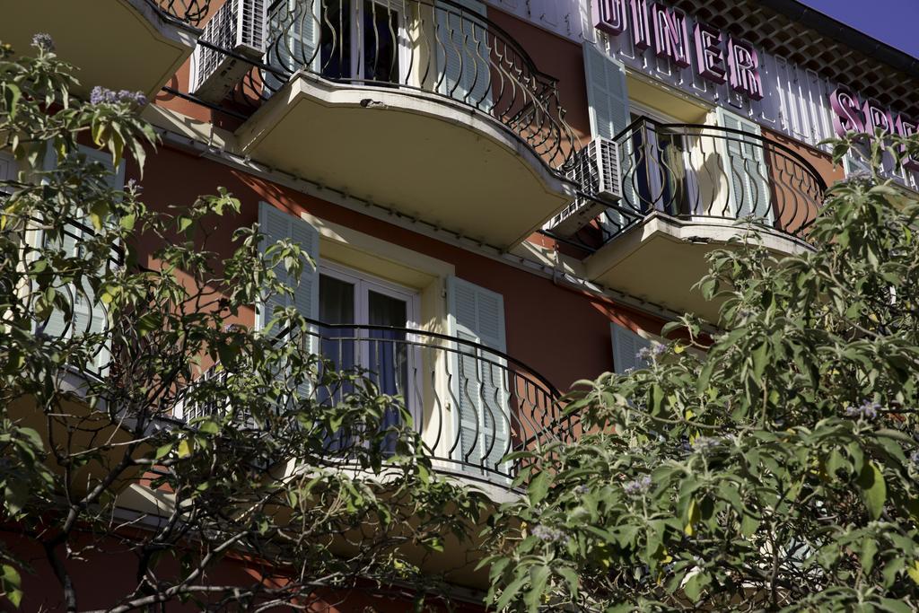 Albergo Hotel Saint-Laurent-du-Var Exterior photo